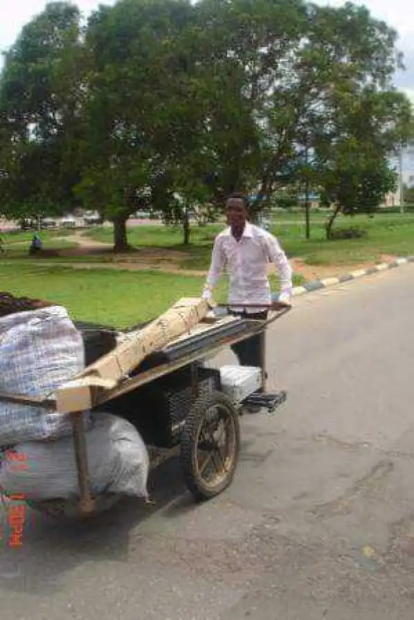 Meet Truck Pusher Who Graduates With 1st Class From UNIPORT In Mechanical Engineering Dept,(Photos)